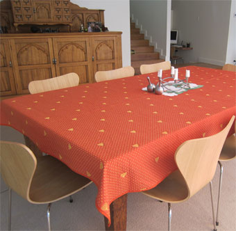 bees design french tablecloth