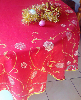 round Christmas tablecloth