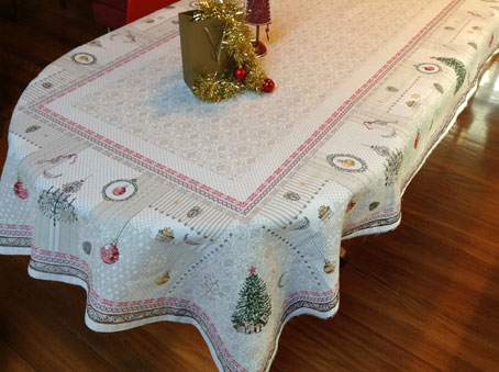 8 seater christmas tablecloth with fir trees and baubles