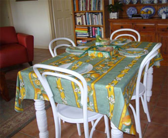 green tablecloth with lemon design
