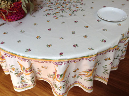 70in or 90in round coated wipe-over tablecloth