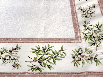 Pique tablecloth with contrasting border