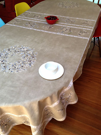 12 seater tablecloth with french olive design