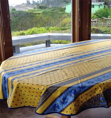 oval tablecloth with provencal style