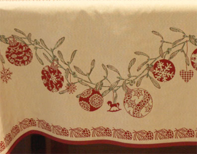 Christmas tablecloth with for 10 to 12 seater table